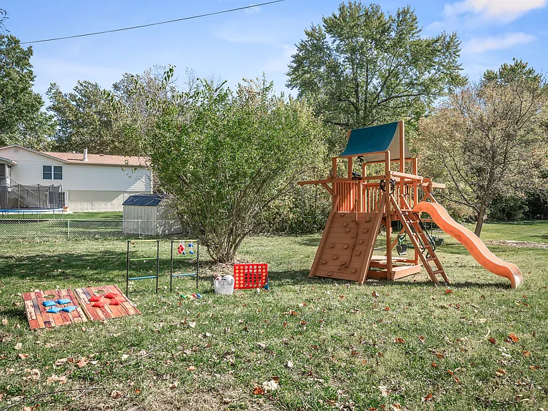 522 Ross Ln — Photo 28