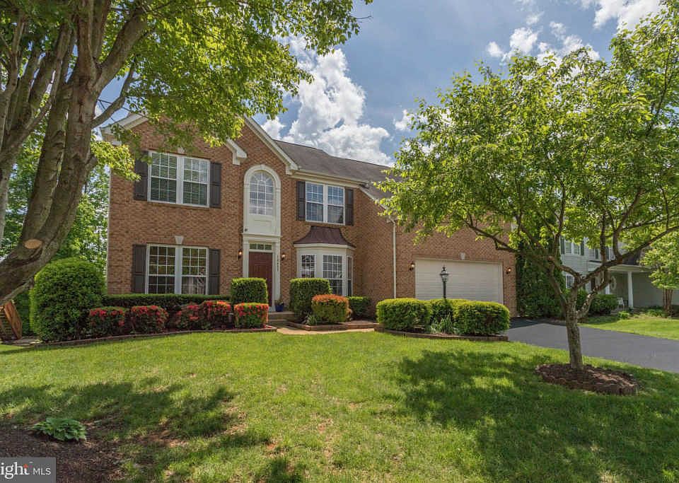 1st image of 10483 Manns Harbor Ct