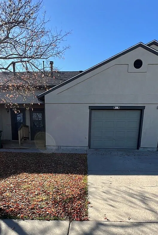 2 bed, 1.5 bath, 1066 sqft, $1,498 — Photo 1