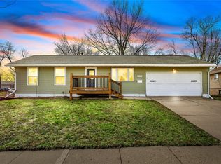 5507 1st Ave SW, Cedar Rapids, IA 52405