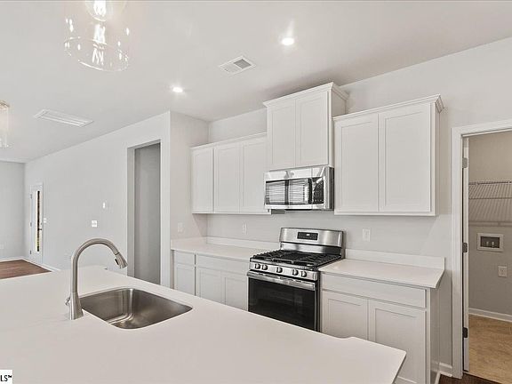 4th image of 1821 Berkshire Ln