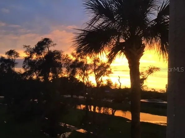 9450 Harbor Greens Way APT 301, Seminole, FL 33776