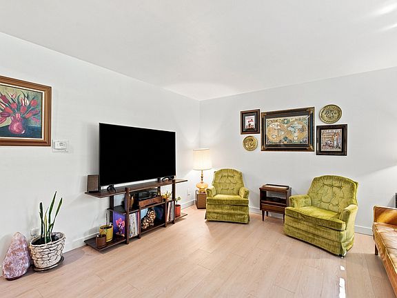 3rd image of 2220 E Murray Holladay Rd S #128