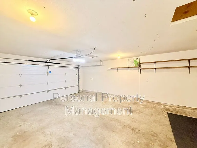 9411 NE Pinecreek St — Photo 19