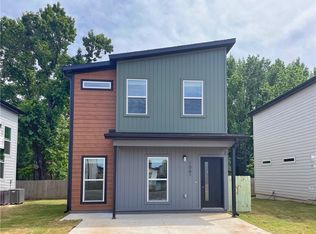 1061 Reading Railroad Ln, Bentonville, AR 72713