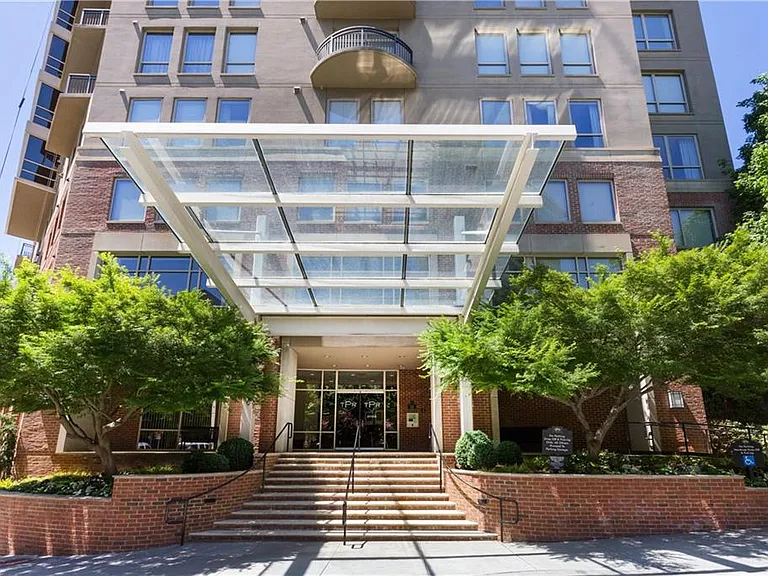 2626 Peachtree Rd NW #1008 — Photo 3