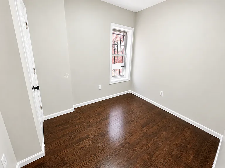 566-568 Summer Ave #1L — Photo 10