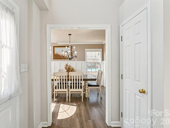 4th image of 103 Quarry Way