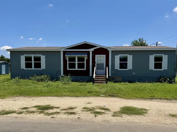 1712 17th St, Hondo, TX 78861