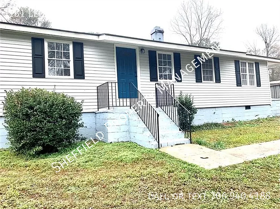 Spacious 3-Bedroom Home with 2.5 Baths in Phenix City — Photo 1
