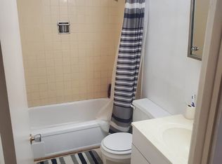 1912 Bowling St SW APT 1, Cedar Rapids, IA 52404