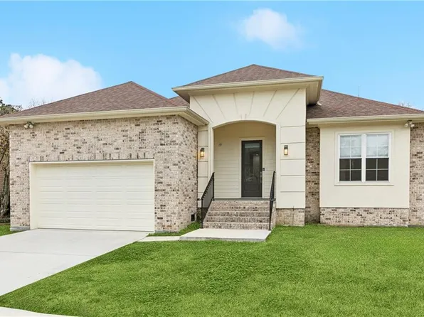 9 Park Timbers Dr, New Orleans, LA 70131
