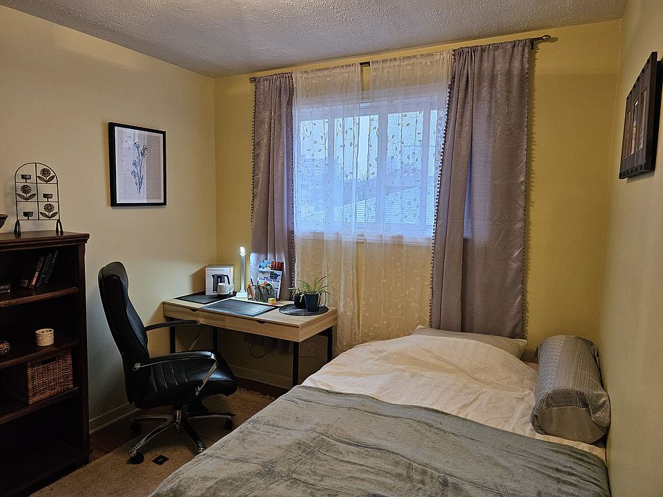 Bedroom B: $1,080 Private room (Double Bed)