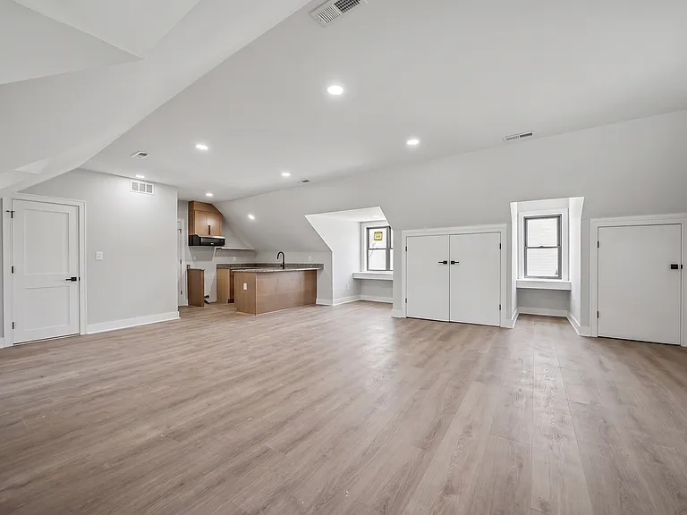 226 Mack Ave #10 — Photo 18