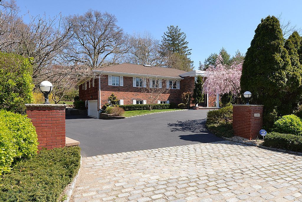 1060 Plandome Rd, Manhasset, NY 11030 Zillow