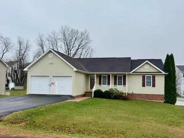 107 Briar Run Dr, Ranson, WV 25438