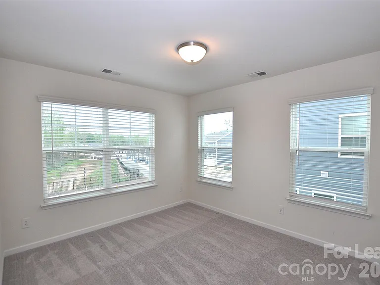 536 Laurel Walk Ln — Photo 33