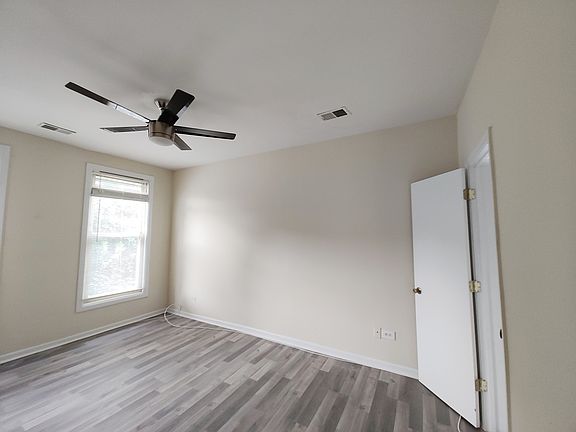 3rd image of 3449 S Lituanica Ave