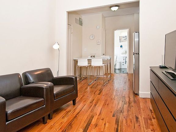 4th image of 1553 York Ave APT 1D
