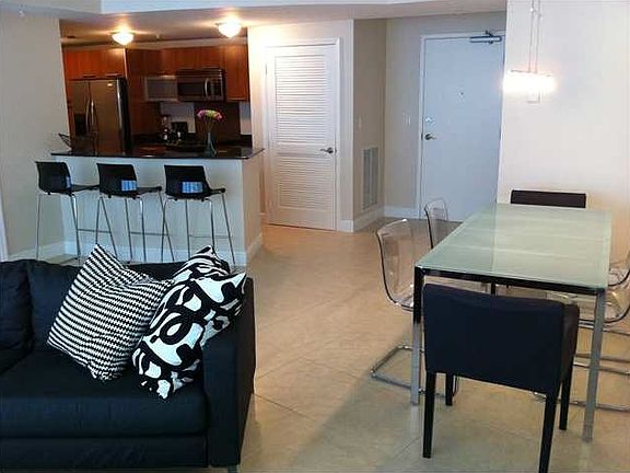 5th image of 3000 NE 188th St APT 506
