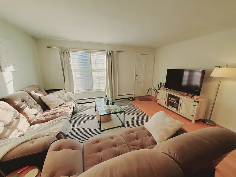 13 Elmwood St — Photo 5