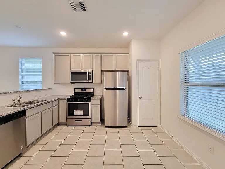31351 Horseshoe Meadow Bend Ln — Photo 11