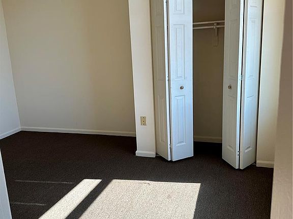 5th image of 402 Ridge Ave #3B