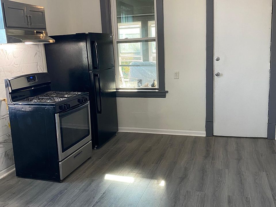 1st image of 8444 S Buffalo Ave #3