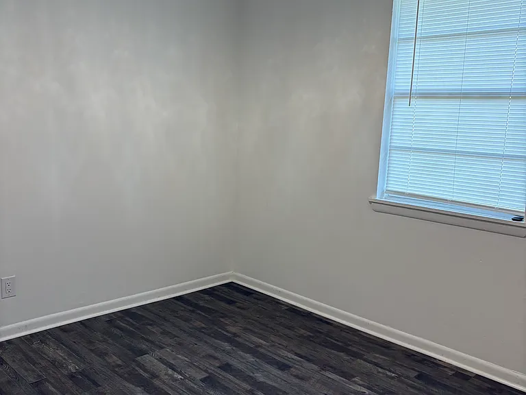 74 Marilyn Dr — Photo 8