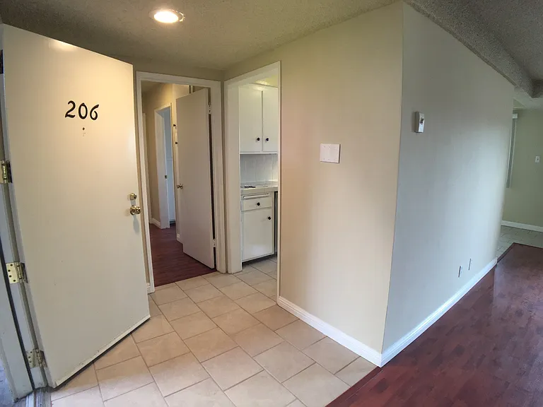 720 W Imperial Ave — Photo 7