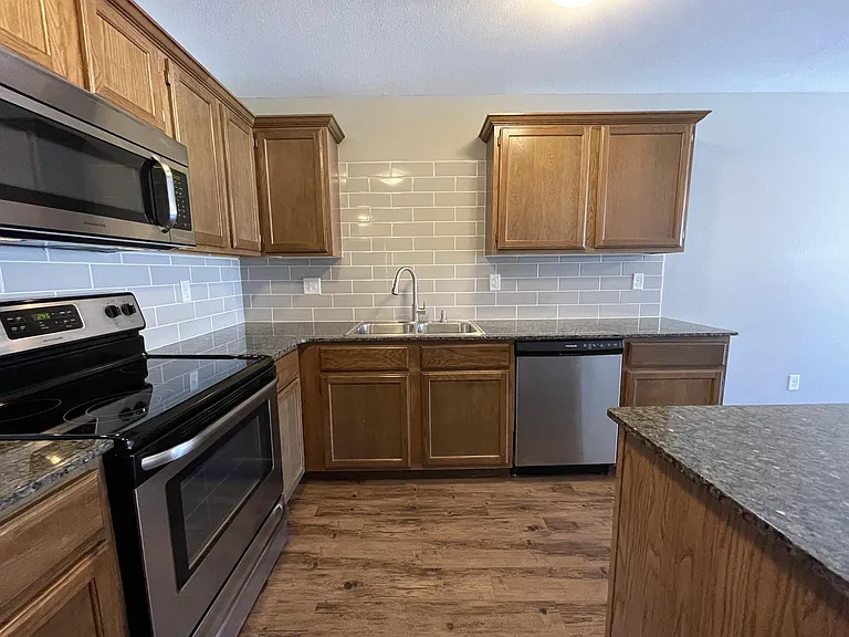 2902 SW Deerfield Blvd #2 — Photo 6