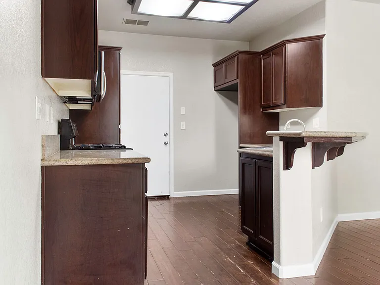 3249 Torrance Ave — Photo 7