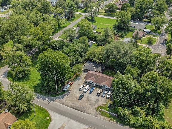3rd image of 6810 Marybelle Ave