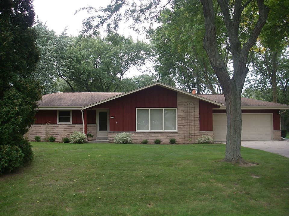 1st image of 8934 N Silver Brook Ln