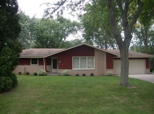 8934 N Silver Brook Ln, Brown Deer, WI 53223