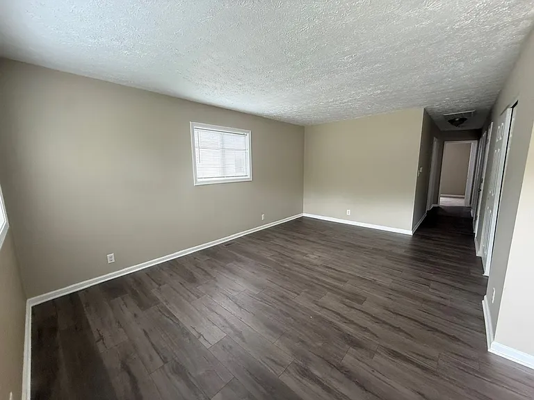 3706 Hoyt Ave — Photo 5
