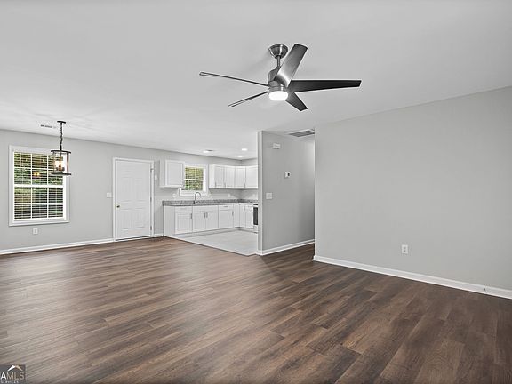 5th image of 31 Pinelea Dr
