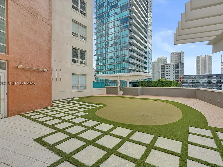 3250 NE 1st Ave #511 — Photo 37