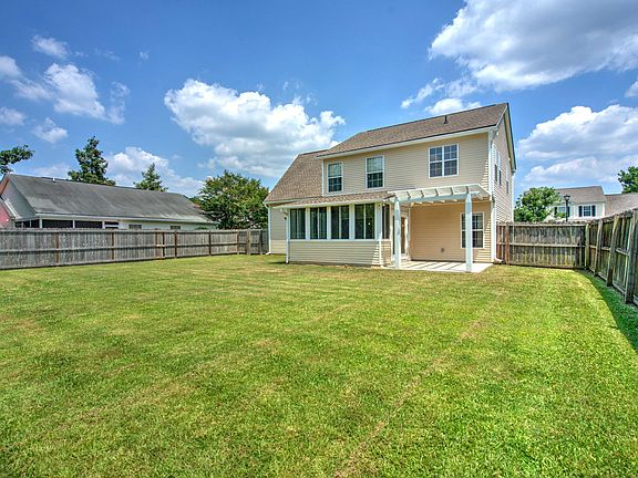 2nd image of 412 Beverly Dr