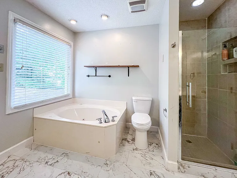1321 Shadybrook Cove Ln — Photo 10