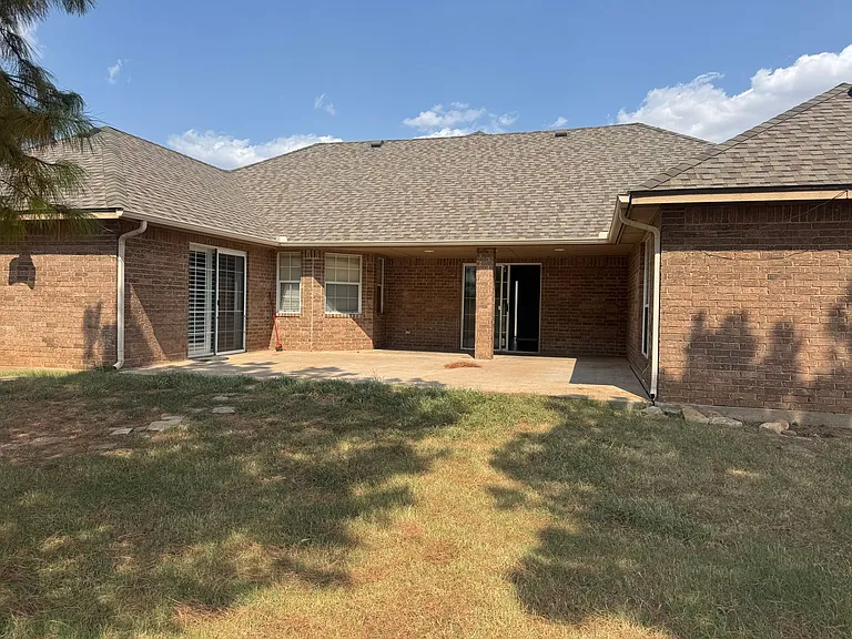 169 NW Copperfield — Photo 25