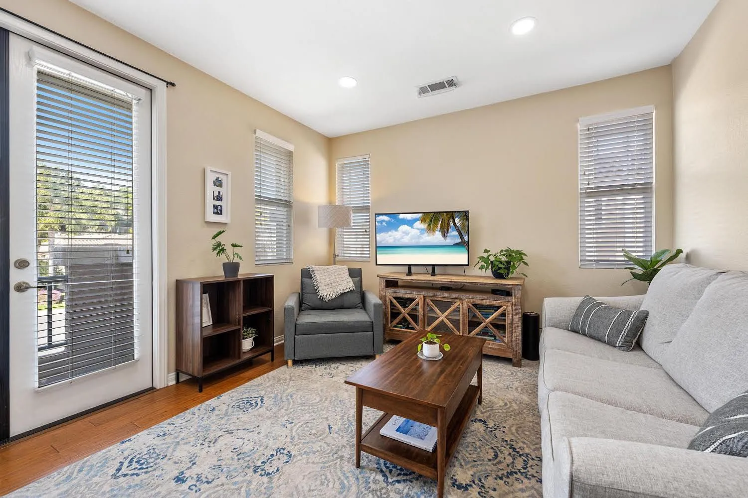1 bed, 550 sqft, $2,400 — Photo 4