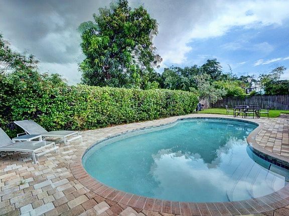 4th image of 1467 NE 56th St
