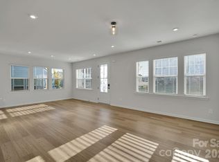 8817 Arrington Hall Dr #93, Charlotte, NC 28215