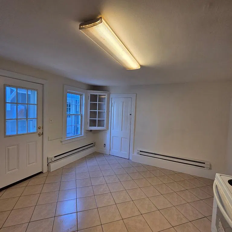 26-30 Alden Pl — Photo 2