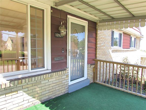 3rd image of 10901 Highpoint Dr