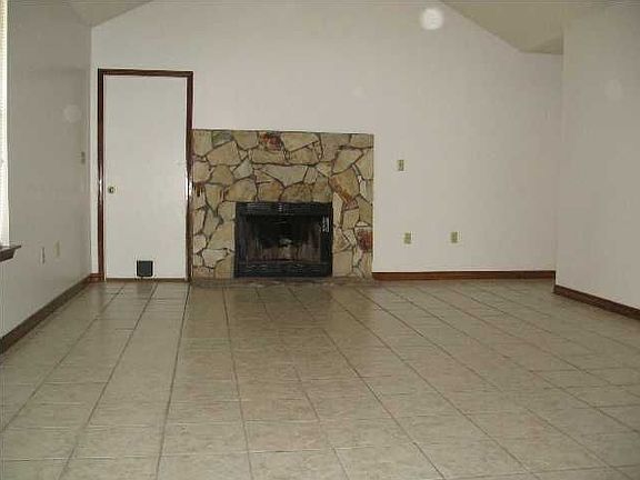 2nd image of 4798 Shoal Lake Cir