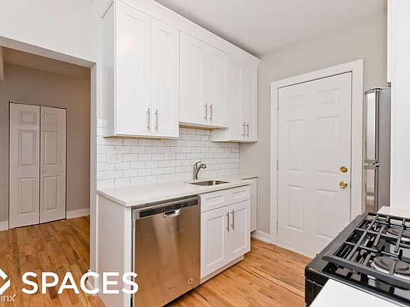2nd image of 820 W Cuyler Ave #824-314