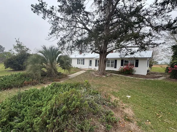 621 John Paulk Rd, Willacoochee, GA 31650