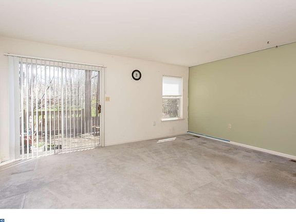 3rd image of 163 Valerie Ln